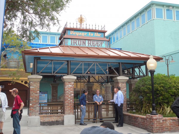 This is where the queue begins for Voyage To The Iron Reef / DSCN1079.jpg DSCN1079.jpg